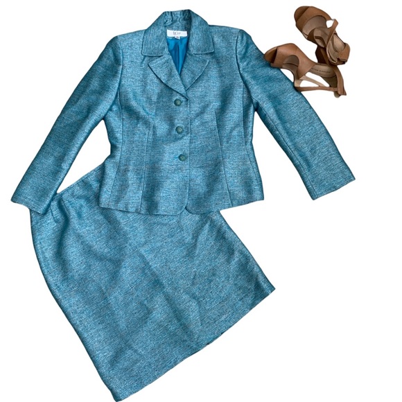 Le Suit Dresses & Skirts - Adorable Le suit 2pc skirt suit set